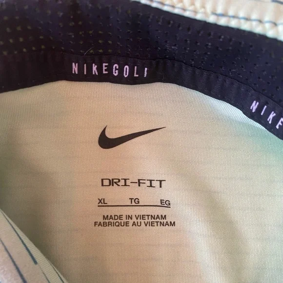 Nike Dri-FIT Performance Shirt in Light Blue - Picture 3 of 4